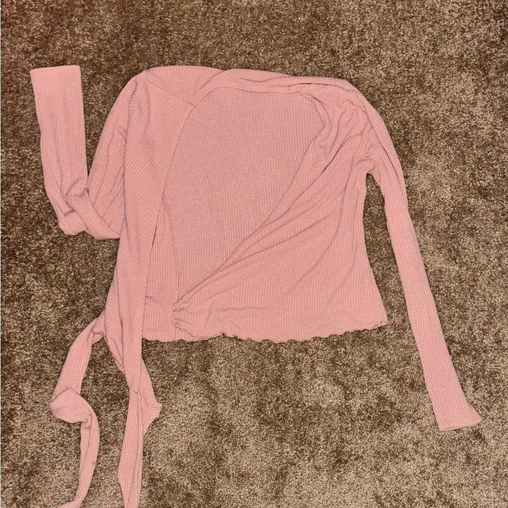 Abercrombie & Fitch ballet wrap sweater in a soft pink hue! Size L - Picture 6 of 12